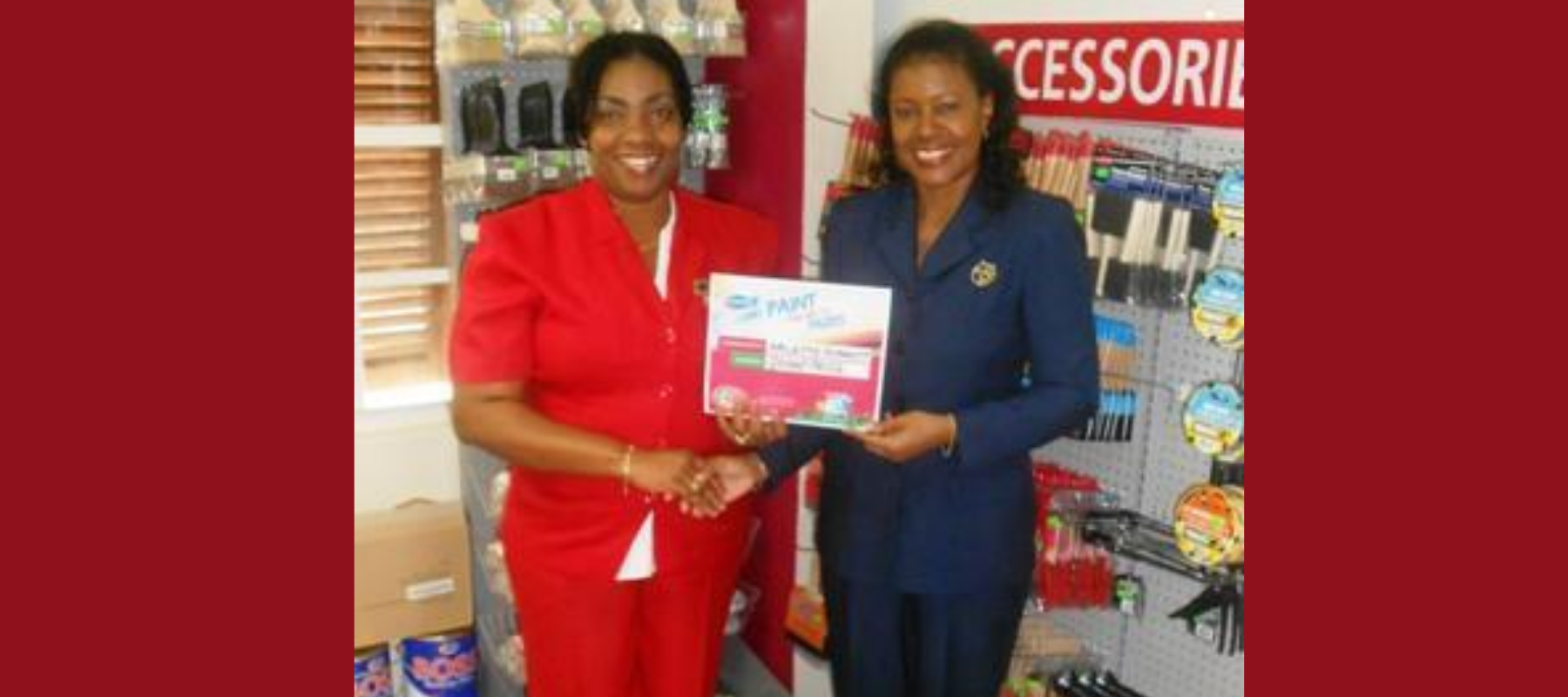 Arlette Sisnett (r), grand prize winner of a Luxurious Cruise for 2 valued at US $5000 accepts her prize from Harris' Susan Gill" width="336" height="448" /></a> Arlette Sisnett (r), grand prize winner of a Luxurious Cruise for 2 valued at US $5000 accept